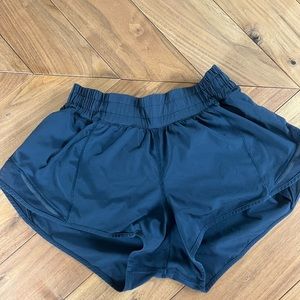 Lululemon Hotty Hot Short 2.5” Navy Blue (missing elastic in waistband) Size 6